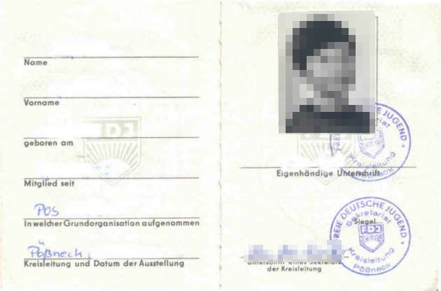 Mitgliedsbuch der FDJ, Seite mit Angaben zum Mitglied und Stempeln der Kreisleitung